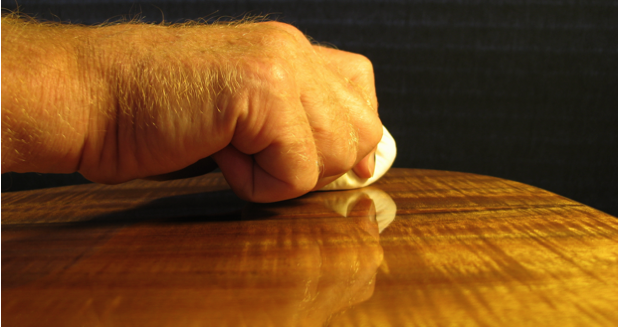 comment appliquer du vernis sur un meuble
